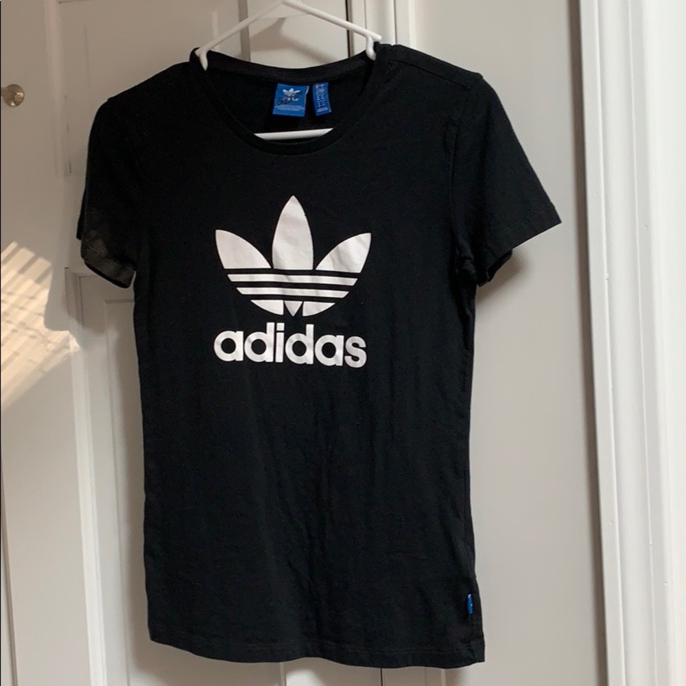 Basic black adidas t-shirt